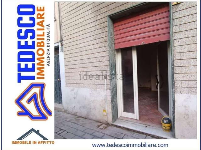 Locale Commerciale in affitto a Libertà, Benevento