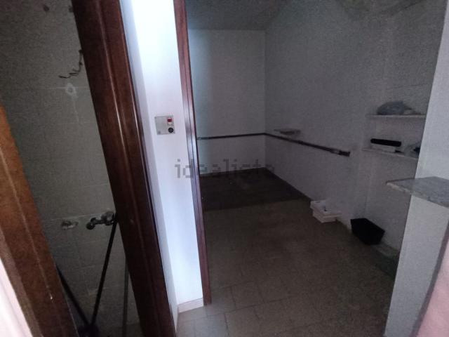 Locale Commerciale in affitto a Puglia, Barletta-andria-trani