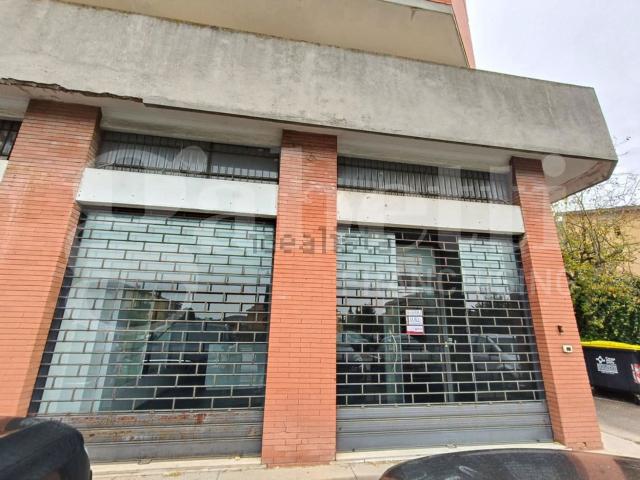 Locale Commerciale in affitto a Amelia, Umbria