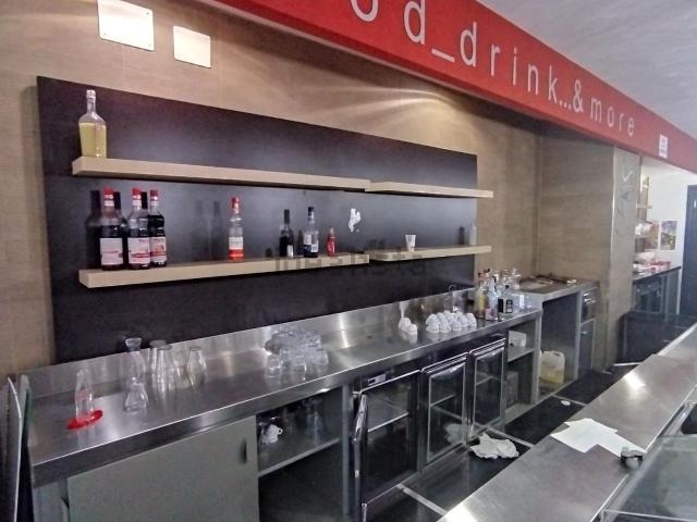 Locale Commerciale in affitto a Puglia, Taranto