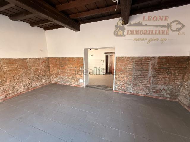 Locale Commerciale in affitto a Marzano, Lombardia