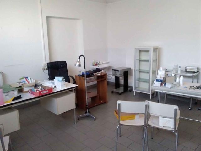 Locale Commerciale in affitto a Appennino Reggiano, Re