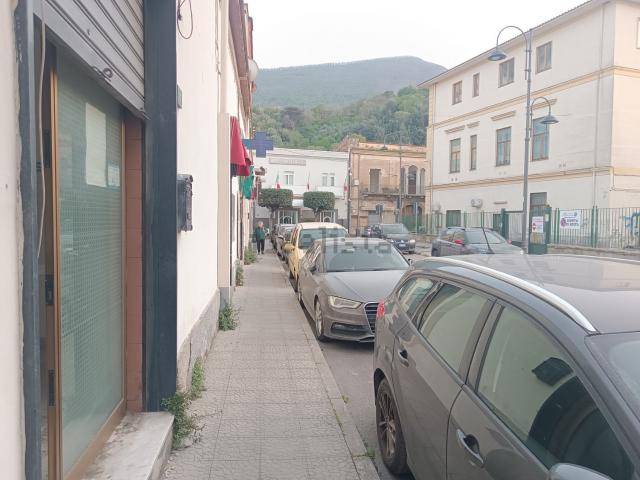 Locale Commerciale in affitto a Cicalesi, Nocera Inferiore