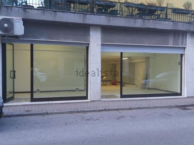 Locale Commerciale in affitto a Mestre-Carpenedo, Venezia