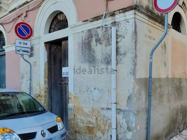 Locale Commerciale in affitto a Centro, Puglia