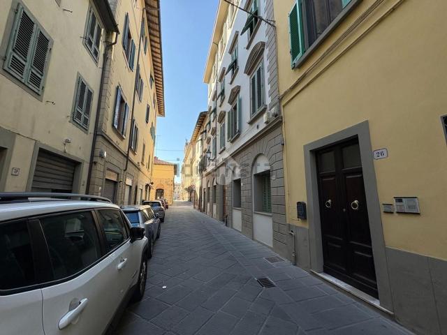 Locale Commerciale in affitto a il Cantiere, Prato