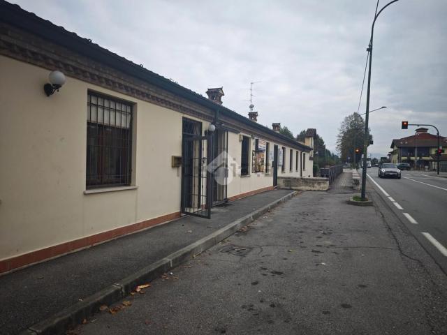 Locale Commerciale in affitto a Capriano Del Colle, Lombardia