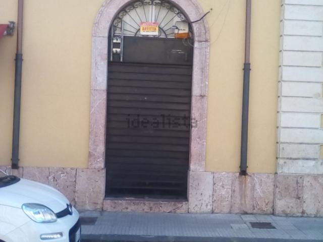 Locale Commerciale in affitto a Nizza Di Sicilia, Sicilia
