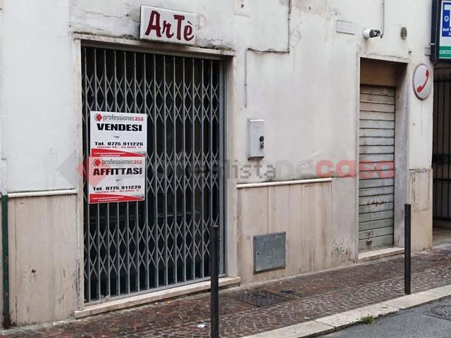 Locale Commerciale in affitto a Ceprano, Lazio