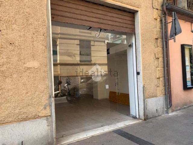 Locale Commerciale in affitto a San Lorenzo Della Costa, Liguria