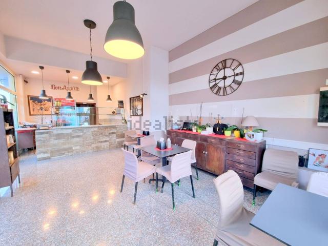 Locale Commerciale in affitto a Marche, Ascoli Piceno