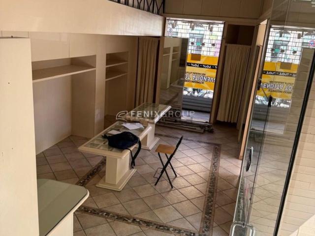 Locale Commerciale in affitto a Municipio 4, Milano