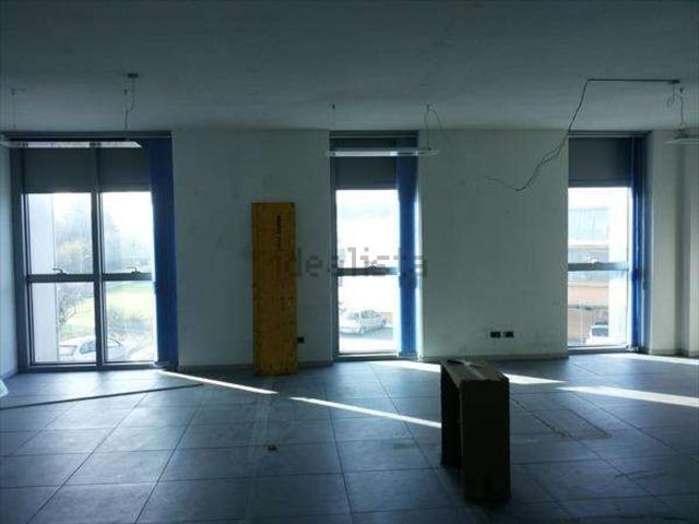 Locale Commerciale in affitto a Milano Marittima, Cervia