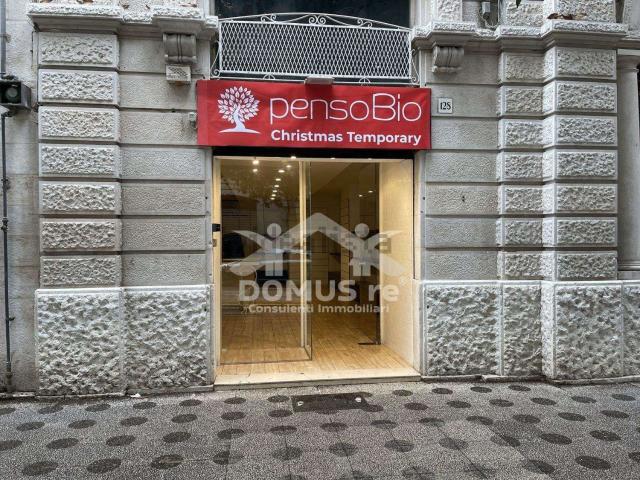 Locale Commerciale in affitto a Puglia, Barletta-andria-trani