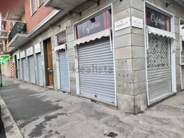 Locale Commerciale in affitto a Circoscrizione 6, Piemonte