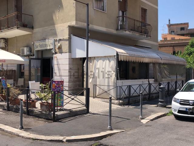 Locale Commerciale in affitto a Municipio Roma IV, Roma Capitale