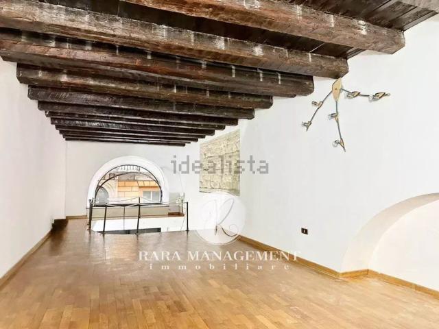 Locale Commerciale in affitto a Cardeto, Marche
