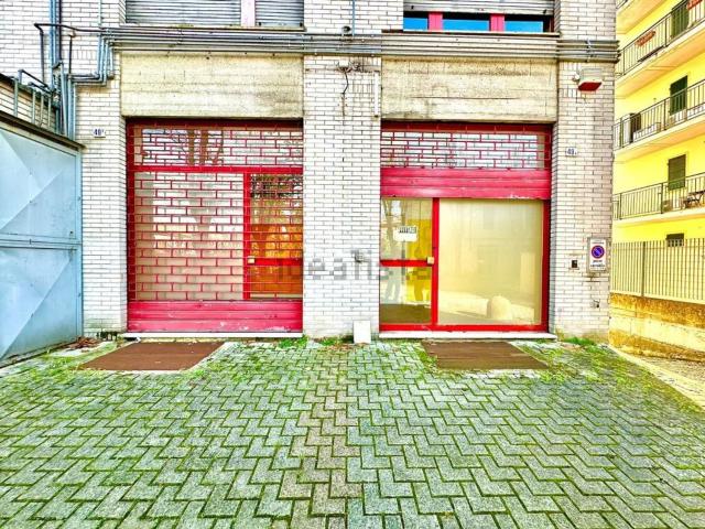 Locale Commerciale in affitto a Piemonte, Alessandria