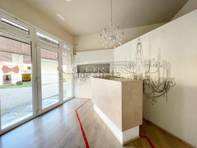 Locale Commerciale in affitto a San Leo Bastia, Umbria