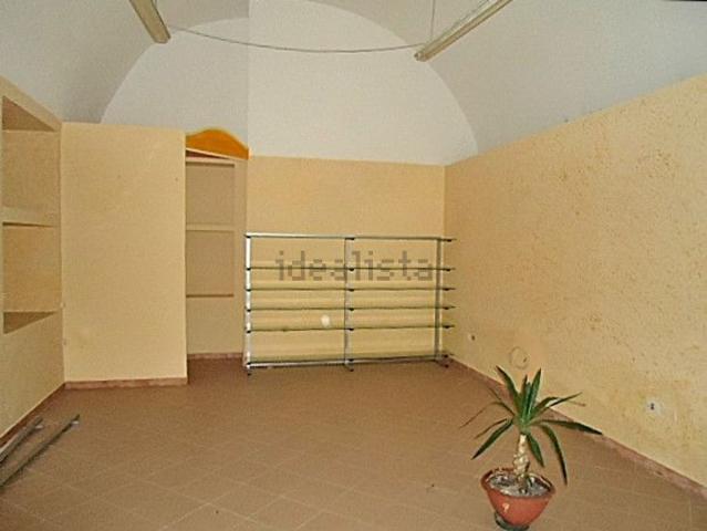 Locale Commerciale in affitto a Carmine, Calabria