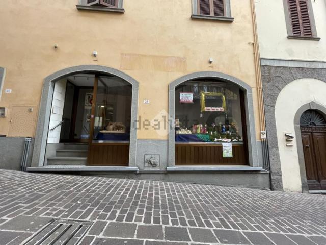 Locale Commerciale in affitto a Clusone, Lombardia