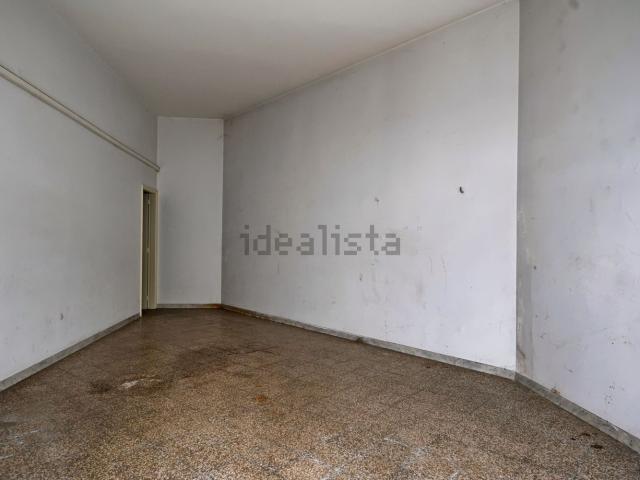 Locale Commerciale in affitto a Puglia, Bari