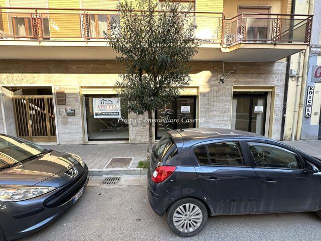 Locale Commerciale in affitto a Acquaviva, Caserta
