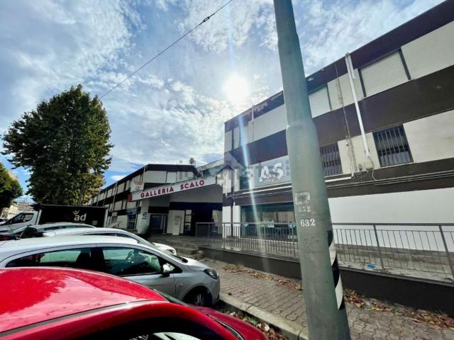 Locale Commerciale in affitto a Chieti Scalo, Chieti