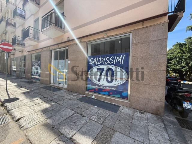 Locale Commerciale in affitto a Calabria, Reggio Calabria