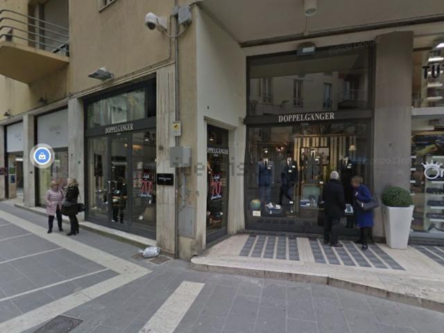 Locale Commerciale in affitto a Palazzo Del Pero, Toscana