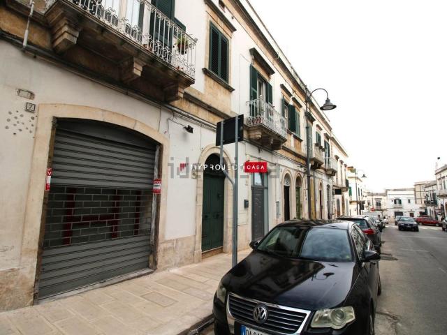 Locale Commerciale in affitto a Puglia, Taranto
