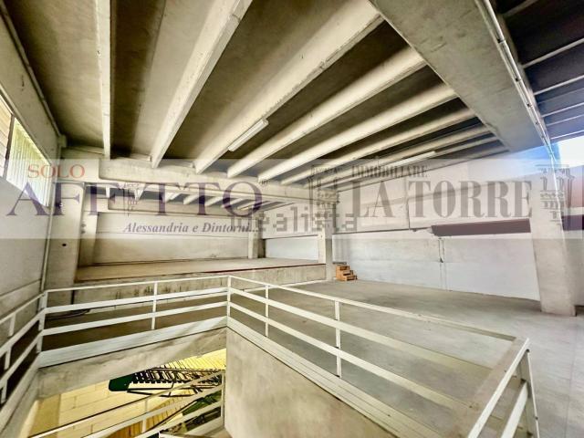 Locale Commerciale in affitto a Piemonte, Alessandria