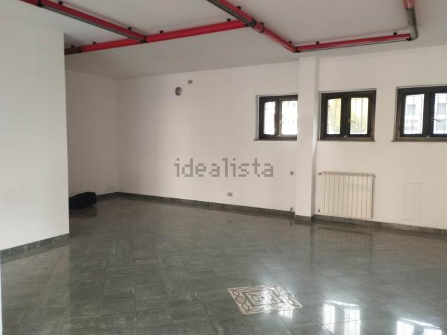 Locale Commerciale in affitto a Castel Rozzone, Lombardia