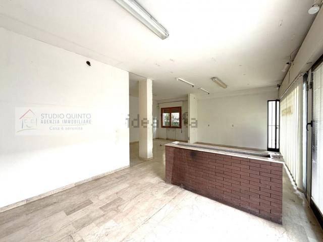 Locale Commerciale in affitto a Quinto Di Treviso, Veneto