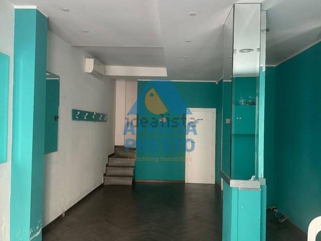 Locale Commerciale in affitto a Unione dei Comuni Circondario dell'Empolese Valdelsa, Fucecchio