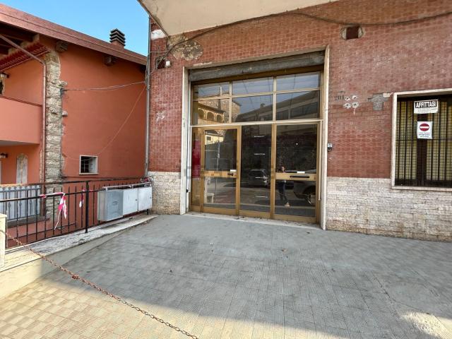 Locale Commerciale in affitto a Priverno, Lazio