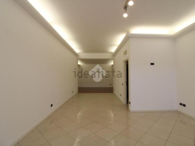 Locale Commerciale in affitto a Filago, Lombardia