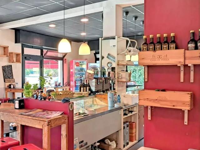 Locale Commerciale in affitto a Botteghino, Parma