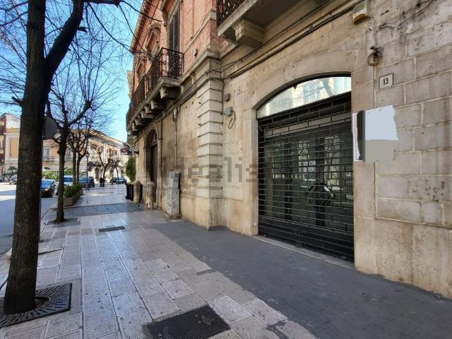 Locale Commerciale in affitto a Puglia, Barletta-andria-trani
