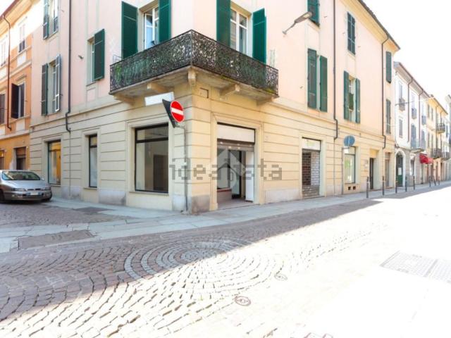 Locale Commerciale in affitto a Alessandria