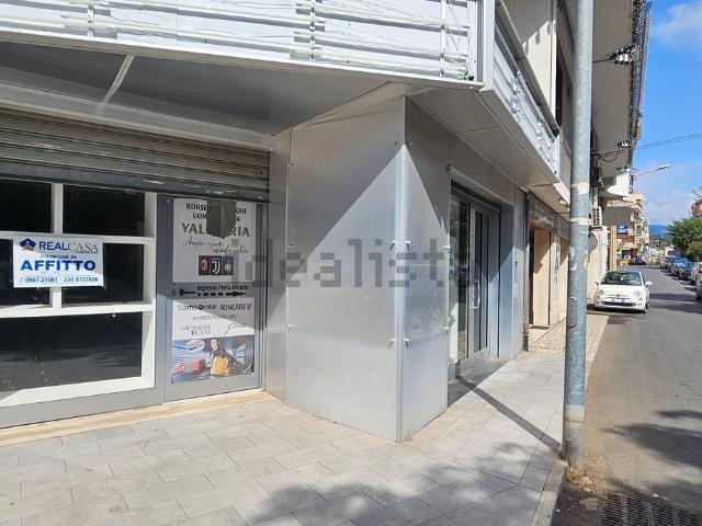 Locale Commerciale in affitto a Soverato Marina, Calabria