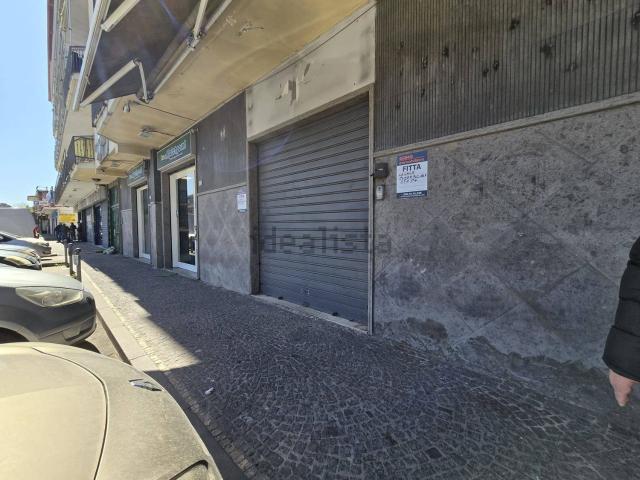 Locale Commerciale in affitto a Quarto, Campania