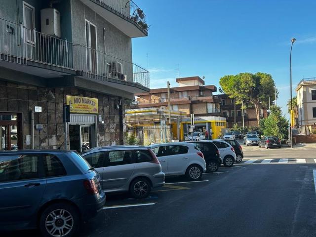Locale Commerciale in affitto a Puglia, Taranto