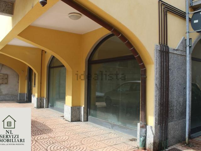 Locale Commerciale in affitto a Lonate Pozzolo, Lombardia