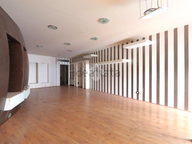 Locale Commerciale in affitto a Piemonte, Alessandria