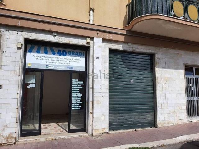 Locale Commerciale in affitto a Caltanissetta, Sicilia