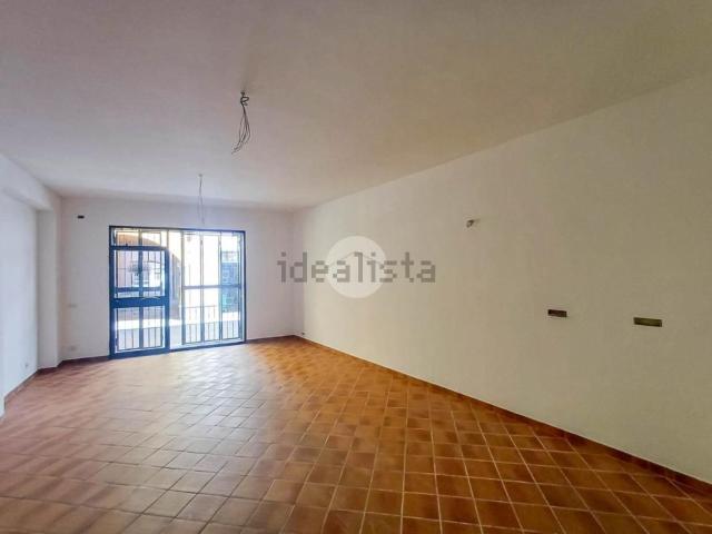Locale Commerciale in affitto a Treviglio, Lombardia
