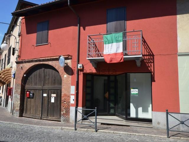 Locale Commerciale in affitto a Piemonte, Biella