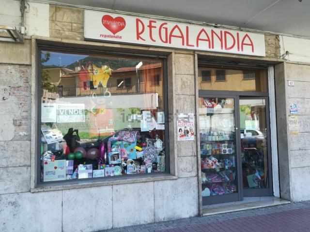 Locale Commerciale in affitto a San Silvestro, Cassino