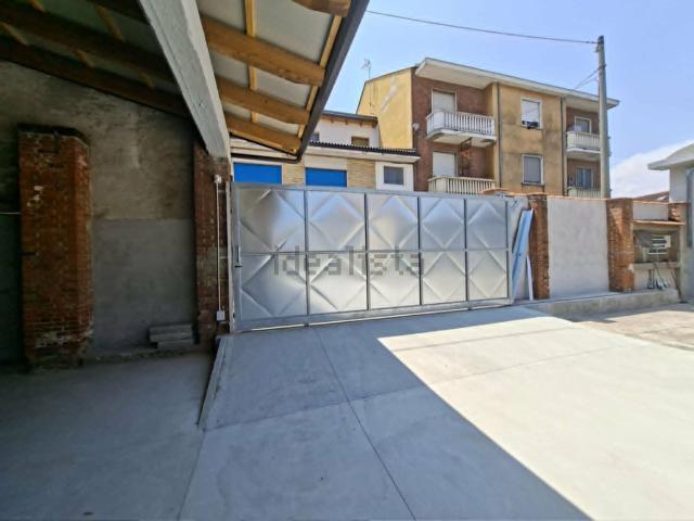 Locale Commerciale in affitto a Piemonte, Torino